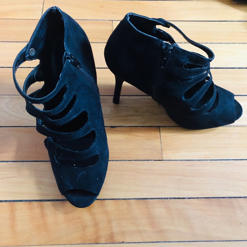 Black Peeptoe Heel